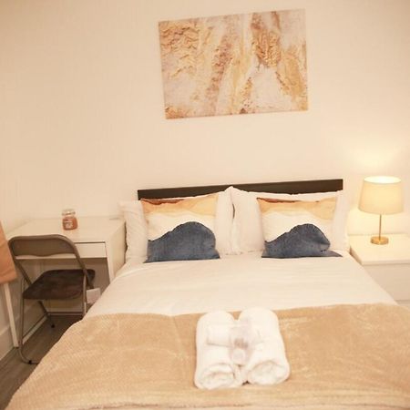 Cricklewood Deluxe Ensuite Room Londra Esterno foto